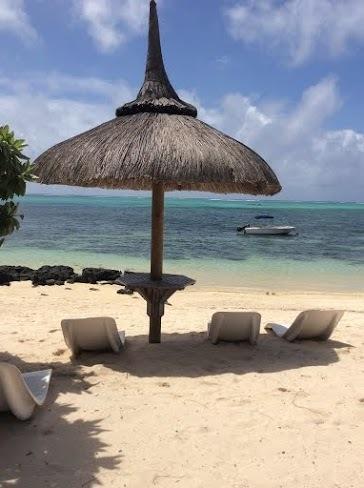So Beach Villa In Situ Roches Noires Номер фото